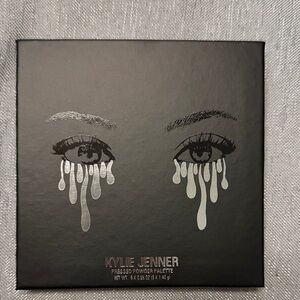 Kylie Jenner Pressed Powder Palette - The Purple Palette